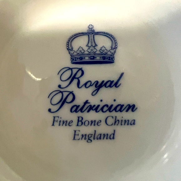 Royal Patrician RPN19 bone China teacup - Picture 2 of 3
